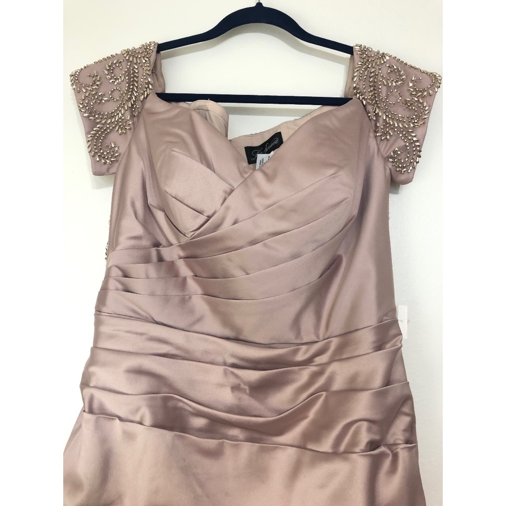 NWOT La Femme 25996 Off the Shoulder Beaded Satin Trumpet Gown, Size 2 - Picture 4 of 10